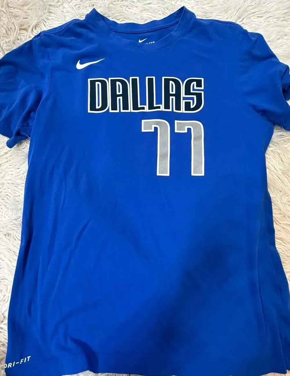 Nike Dallas Mavericks Luka Doncic 77 Dri-Fit Blue T-Shirt Men's Medium